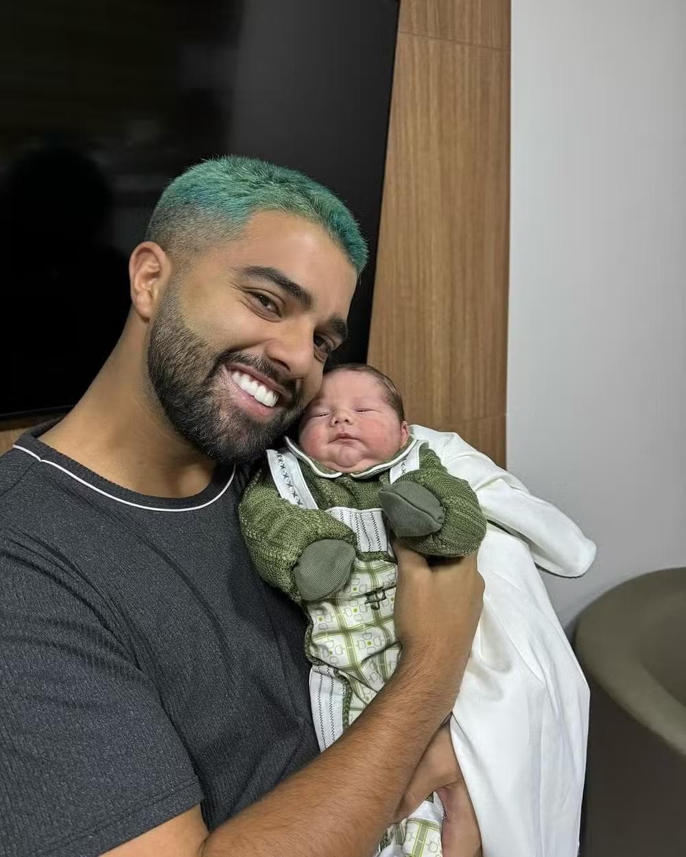 Hebert Gomes é o padrinho de José Leonardo — Foto: Reprodução/Instagram