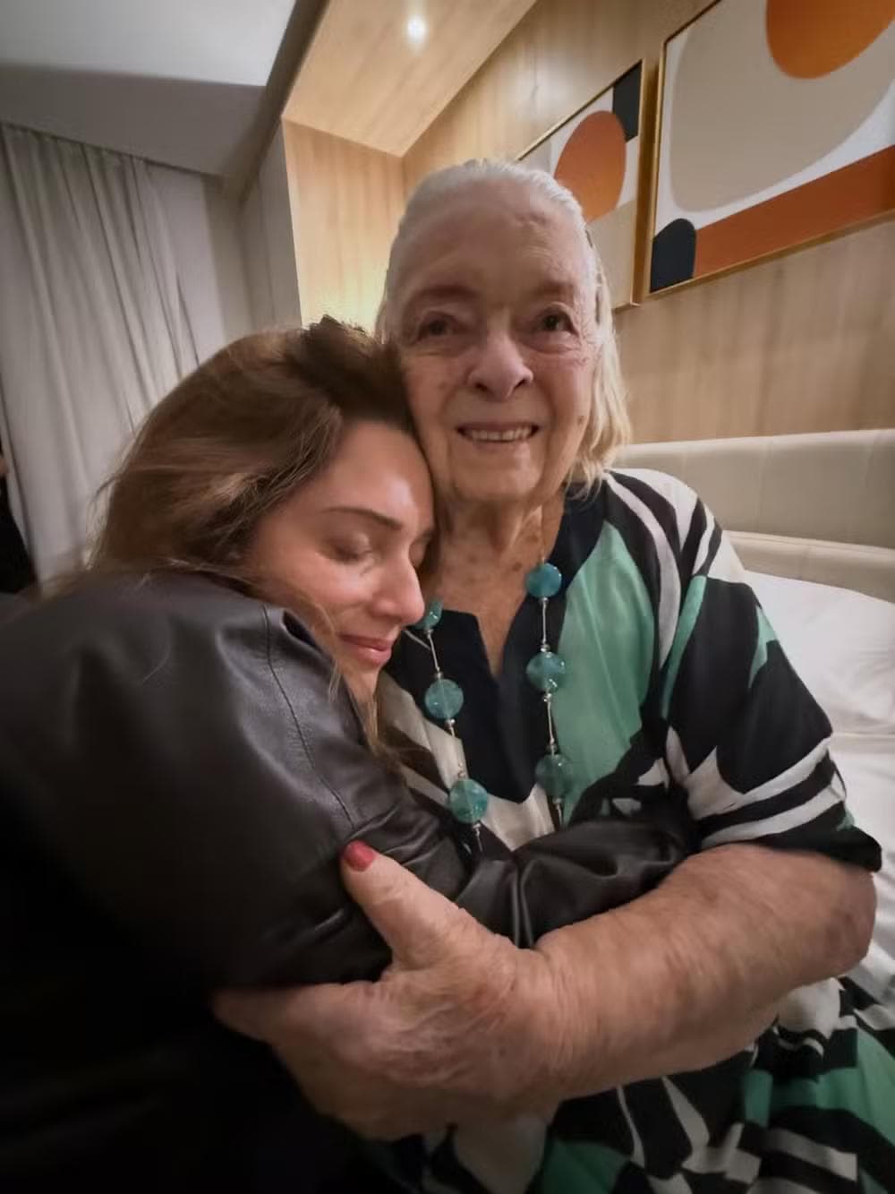 Leticia Spiller com a mãe, Dona Valery — Foto: Reprodução/Instagram