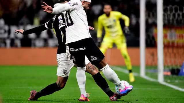 Memphis Depay em Corinthians x Atlético-MG (Foto: Marcos Ribolli)