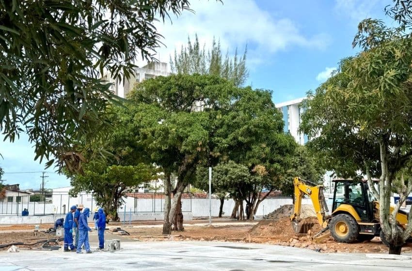Praça Afrânio Jorge, está com as obras de requalificação em andamento. Foto: Isabella Vieira/Ascom Seminfra