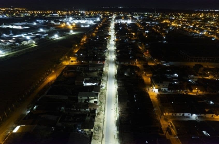 Iluminação em LED leva segurança a todo o bairro. Foto: Secom Maceió