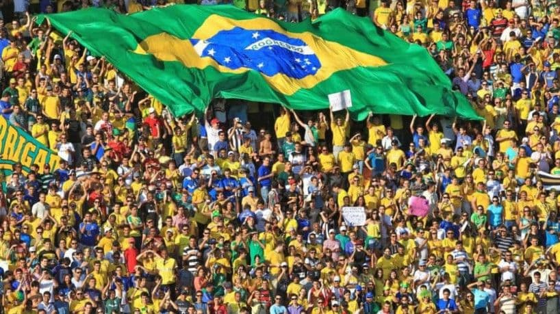 Torcida da seleção brasileira Crédito: Divulgação/ CBF Leia mais em: https://www.opovo.com.br/esportes/futebol/copa-do-mundo/2022/07/28/pesquisa-aponta-que-71-dos-brasileiros-acreditam-no-hexa-da-selecao-na-copa-do-catar.html ©2026 Todos os direitos são reservados ao Portal O POVO, conforme a Lei nº 9.610/98. A publicação, redistribuição, transmissão e reescrita sem autorização prévia são proibidas