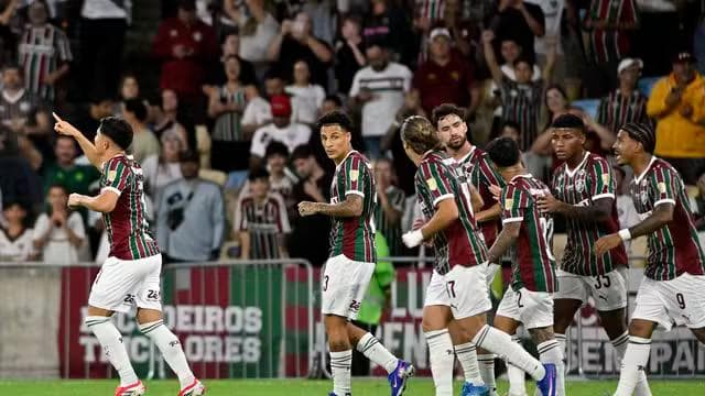 Jogadores do Fluminense comemoram gol contra o La Guaira (Foto: André Durão)