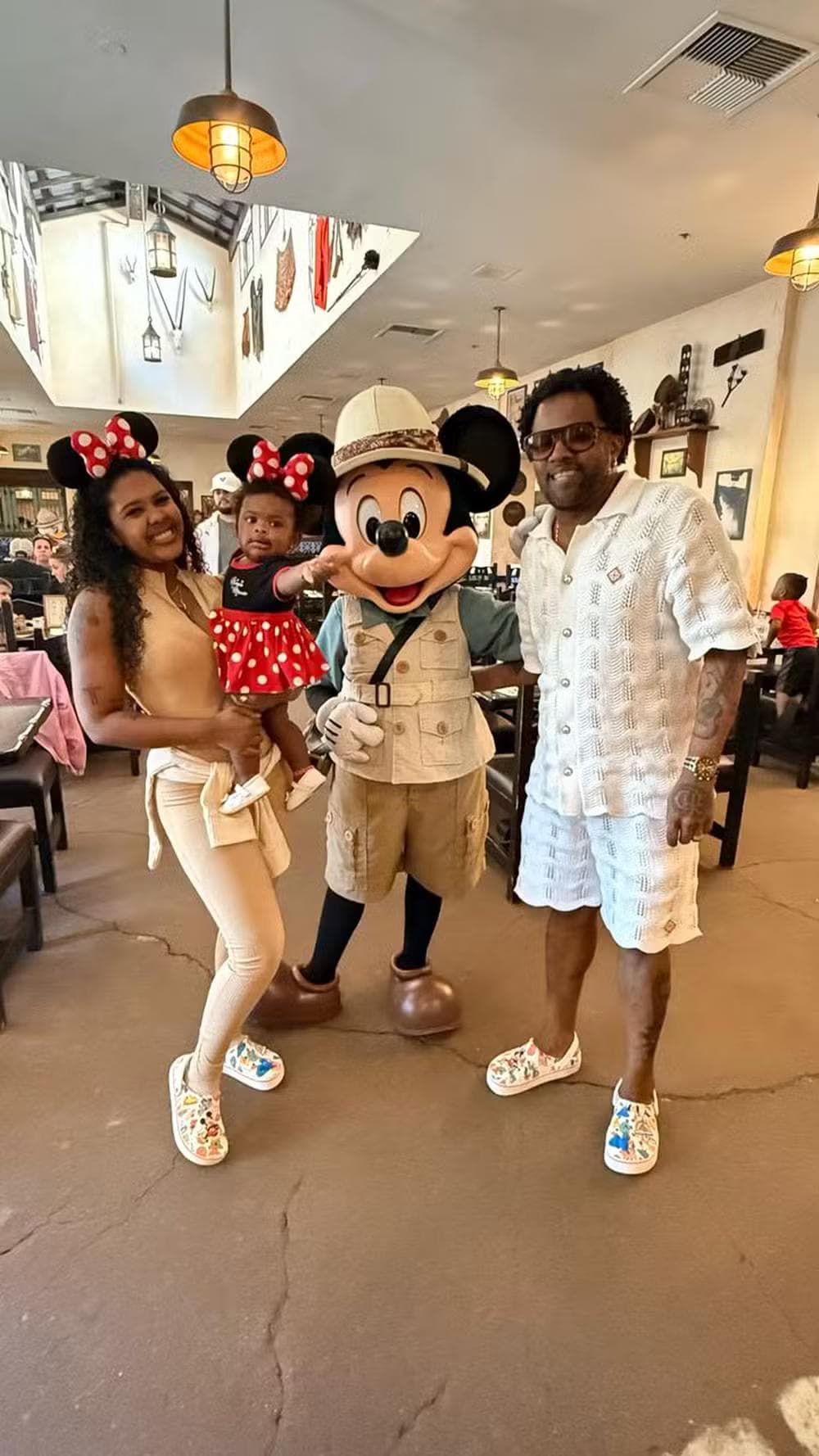 Xande de Pilares, Thaianny Pereira e Estrela na Disney — Foto: divulgação