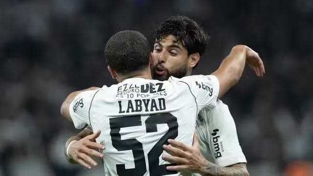 Corinthians x Atlético-MG gol Labyad (Foto: Joisel Amaral/AGIF)