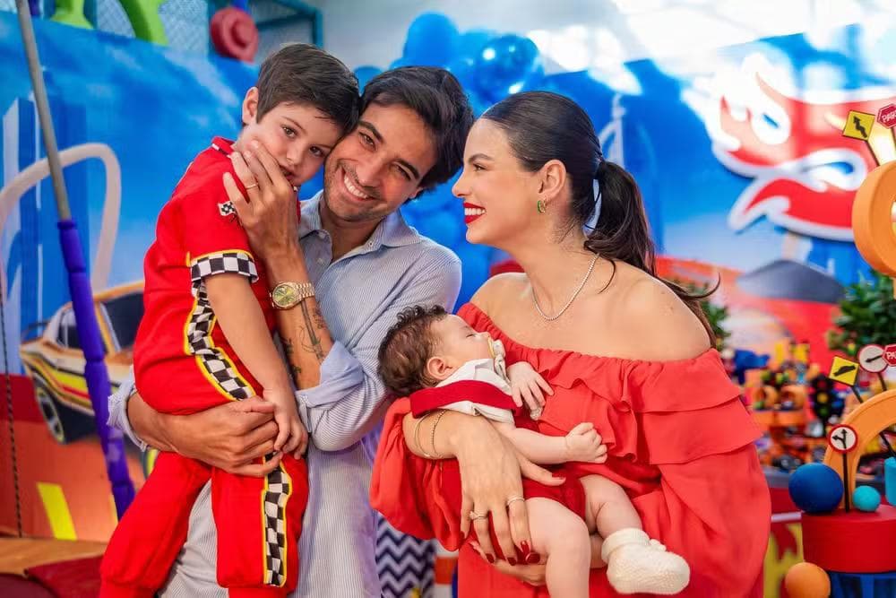 Sthefany Brito e Igor Raschkovsky já são pais de Enrico e Vicenzo — Foto: Reprodução | Instagram