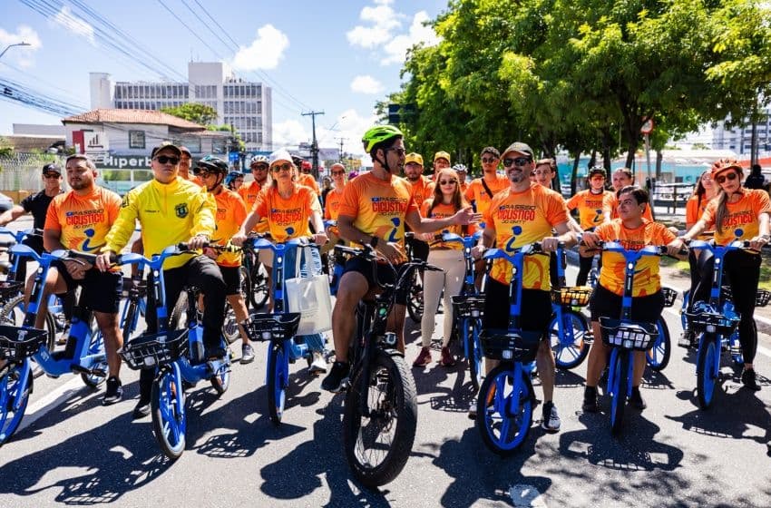 Servidores do DMTT durante passeio ciclístico. Foto: Felipe Sostenes/ Secom Maceió
