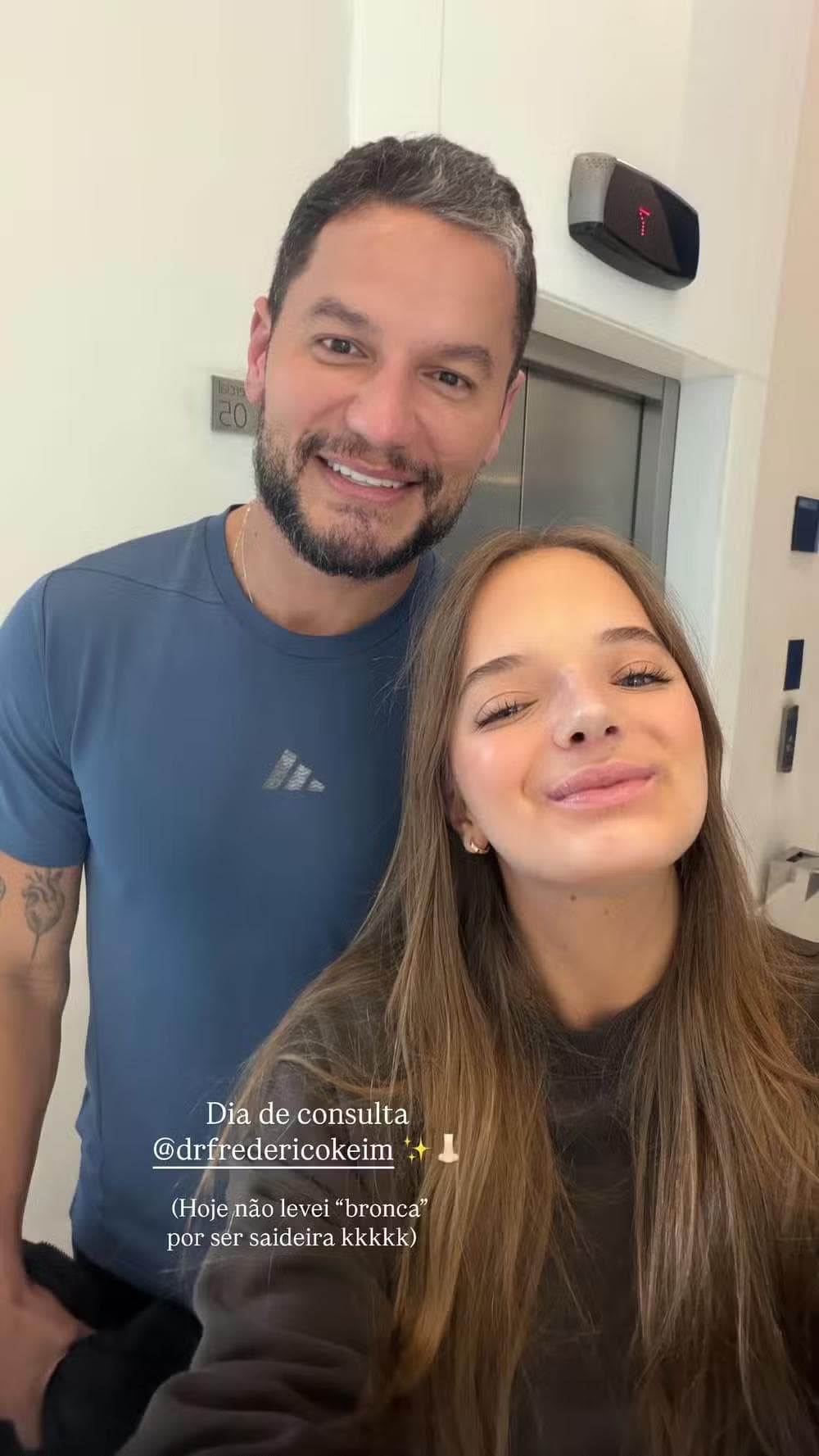 Rafaella Justus e o médico de sua rinoplastia, Frederico Keim — Foto: Reprodução/Instagram