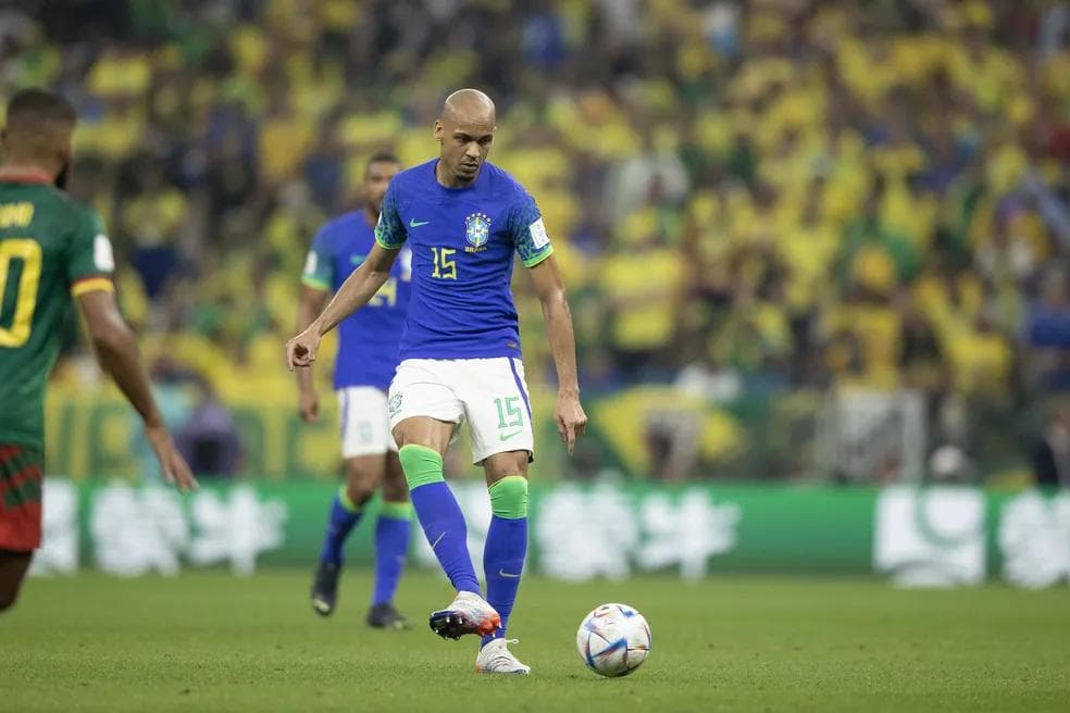 Fabinho em ação pela seleção brasileira contra Camarões — Foto: Lucas Figueiredo/CBF