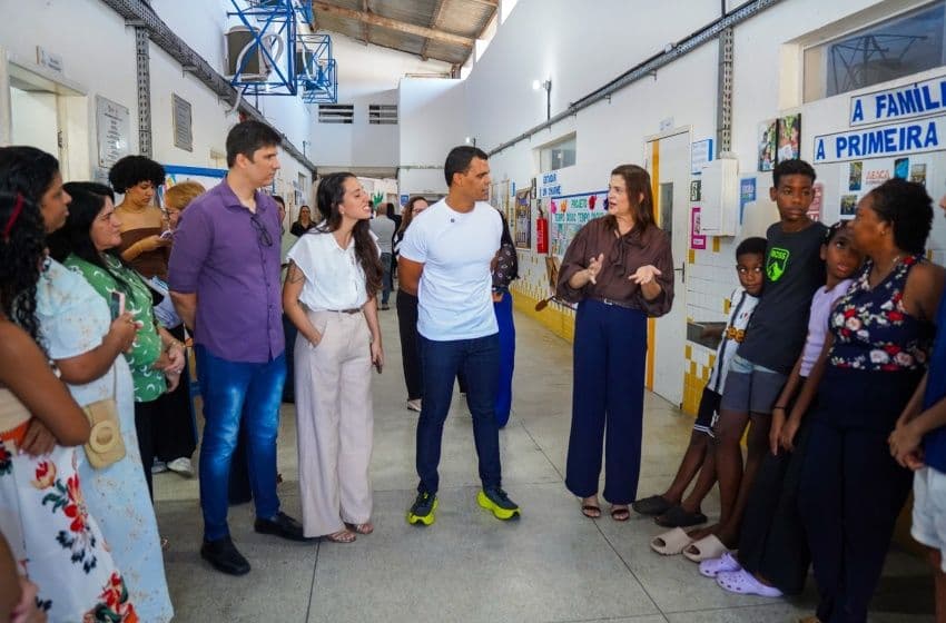 Equipe da Semed em visita à Escola Municipal Silvestre Péricles. Foto: Mel Cleto/ Ascom Semed