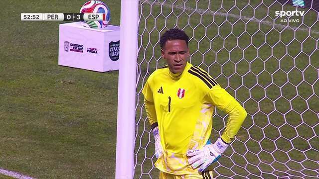 Aos 7 min do 2º tempo - gol da Espanha! Pino cruza, Gallese tenta cortar, mas marca contra