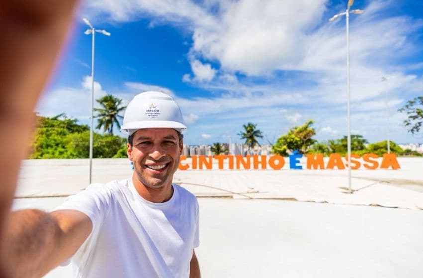 Prefeito Rodrigo Cunha visita obra em fase final de Mirante no Jacintinho. Foto: Felipe Sóstenes/ Secom Maceió