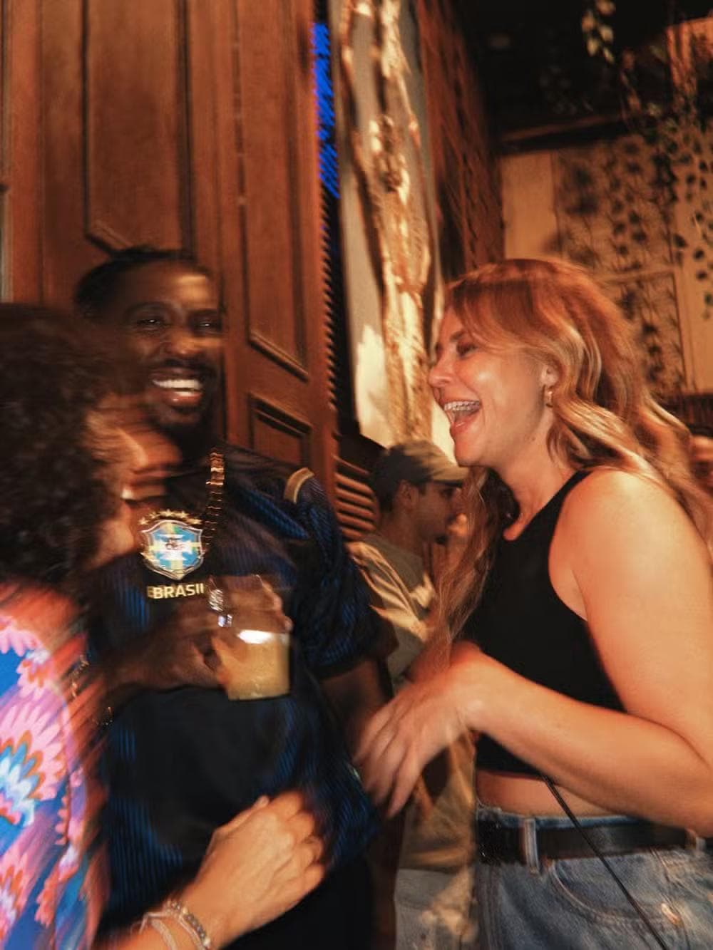 Paolla Oliveira abre álbum de fotos com muito samba, festas e amigos — Foto: Reprodução/Instagram